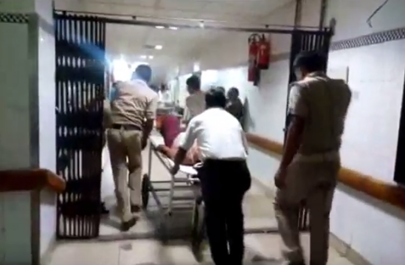 Man killed elder brother for money in Kanpur UP Hindi News डेढ़ लाख के लिए भइया-भाभी के सीने में दाग दी गोली, तलाश में जुटी पुलिस