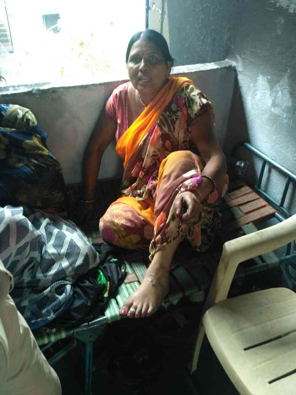fire in quater, saf police line, police quater, fire in light meter, fire in house, three bike burnt, gwalior news, case in gwalior news hindi, mp news, police gwalior