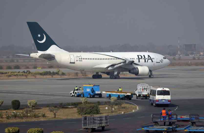 Pakistan airport पाकिस्तान हवाई अड्डे से चोरी हुआ सरकारी विमान, 32 लाख रुपए में बेचा