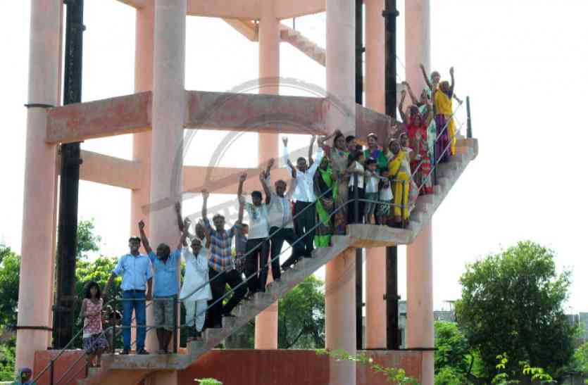 bagrana water supply जयपुर में पानी का खेल : बिल्डर ने निजी टंकी बना दिए कनेक्शन, की मनमानी वसूली, विरोध होने पर बंद कर दिया घरों का पानी