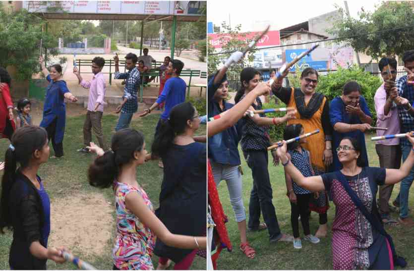 Dandiya practice #navratri 2017: संगीत पर दो दिन थिरकेंगे डांडिया रसिक, युवा वर्ग में उत्साह