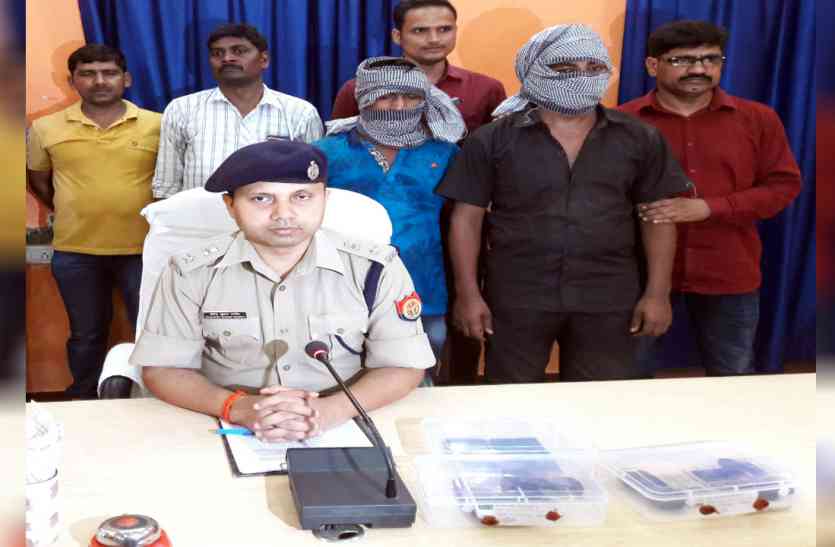 Girl Murder Accused Arrested चलती टेम्पो से मोबाइल छीनने के दौरान हुई छात्रा की हत्या का पर्दाफाश, दो गिरफ्तार