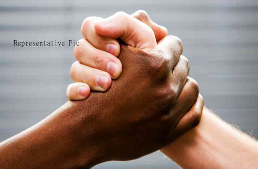 Racism गूगल, ट्विटर ने विज्ञापनदाताओं को नस्लभेदियों तक पहुंचाया : रिपोर्ट