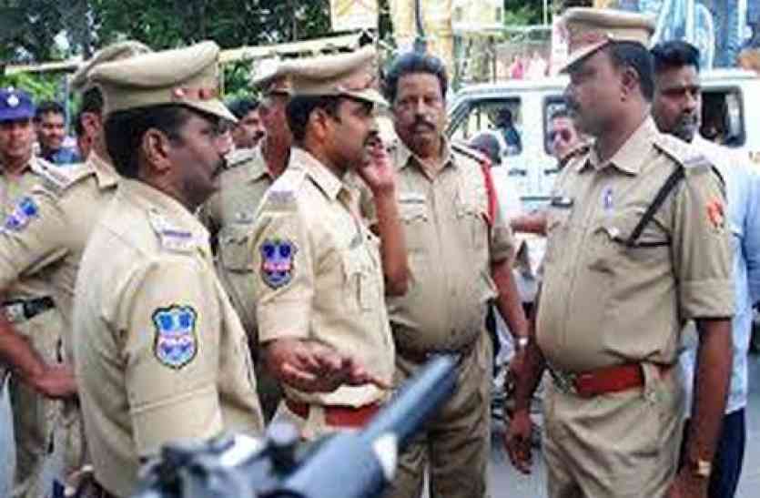 telangana cops arrested 4 kanjar goons from dewas देखिए-मप्र के ये बदमाश फिल्मी स्टाइल में दूसरे राज्य में 4 करोड़ की लूट कर आए