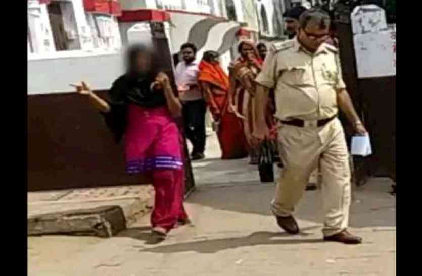 sitapur शादी का झांसा देकर करता रहा यौन शोषण, अब पुलिस नहीं कर रही कार्रवाई