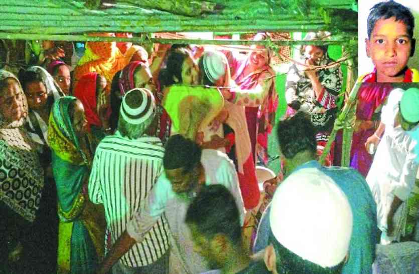 Son left his mother for friends did not return again, crime,Crime in Jabalpur,crime in mp,death in jabapur ,jabalpur police,jabalpur police website,sihora police,death in sihora,Accident in Jabalpur,Jabalpur news,widow lady, दोस्तों के लिए गरीब विधवा मां को छोड़कर चला गया बेटा, दोबारा नहीं लौटा, जानिए क्या है मामला