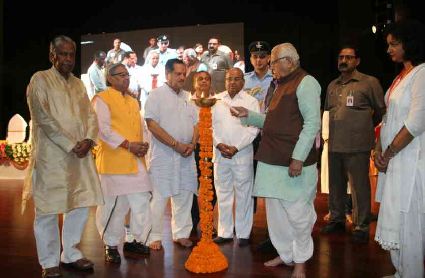 shakuntla mishra university स्कूलों में इतिहास गलत पढ़ाया गया, अकबर महान नहीं था: इंद्रेश कुमार