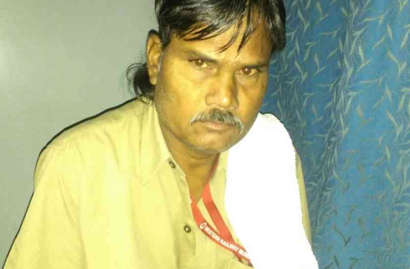 Railway Security Force Arrest 3 in Theft Case सेना केे जवान एवं रेलवे कर्मचारी को ट्रेनों में चोरी करते हुए पुलिस ने दबोचा