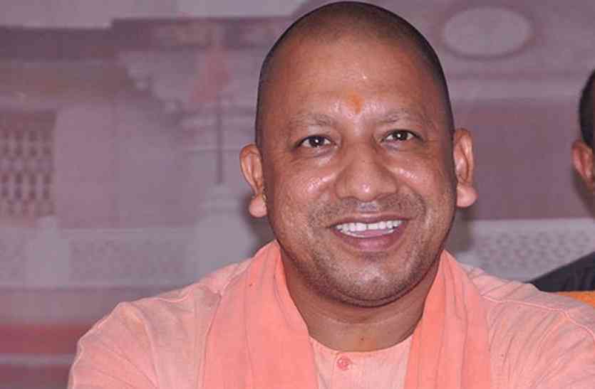 Yogi Adityanath Appear in Gorakhnath Temple Navratri Pooja सीएम योगी आदित्यनाथ पहले भी तोड़ चुके हैं नवरात्रि पर गोरखनाथ मंदिर की यह परंपरा