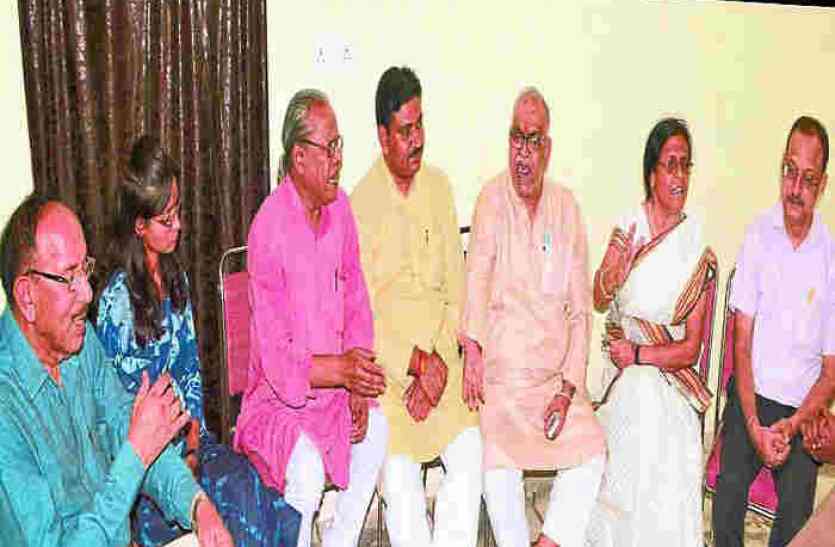 Allegations of sexual abuse on falahari maharaj Video : #Falaharimahara यौन शोषण मामला : आस्था के नाम पर छल, इसके लिए हम खुद जिम्मेदार हैं और कोई नहीं