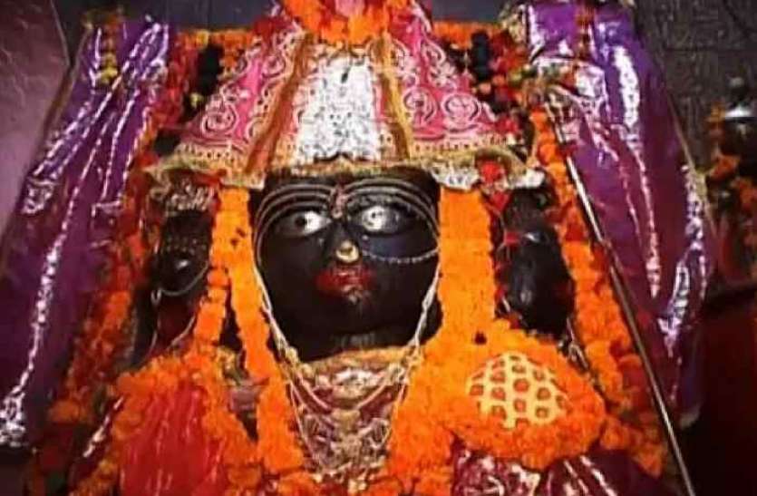 UAE currency found of the hindu temple before Chaitra Navratri 2019,tripura sundari mandir,tripura sundari mata,tripura sundari temple in jabalpur,chausath yogini temple jabalpur,lok sabha election 2019 date mp,lok sabha election 2019 date mp,lok sabha election 2019 news,lok sabha election 2019 schedule in mp,lok sabha election 2019 candidates list,general election 2019 opinion poll,general election 2019 candidate list,general election 2019 exit poll,election commission of india,chaitra navratri date 2019 ,chaitra navratri date 2019 muhurat,chaitra navratri date 2019 wishes ,chaitra navratri prarambh,chaitra navratri kab se hai,chaitra navratri new year wishes ,hindu new year,hindu nav varsh date 2019,cheti chand 2019 date,Jabalpur, चैत्र नवरात्र से पहले देवी मंदिर में मिली UAE की करेंसी, सोने-चांदी का लगा ढेर