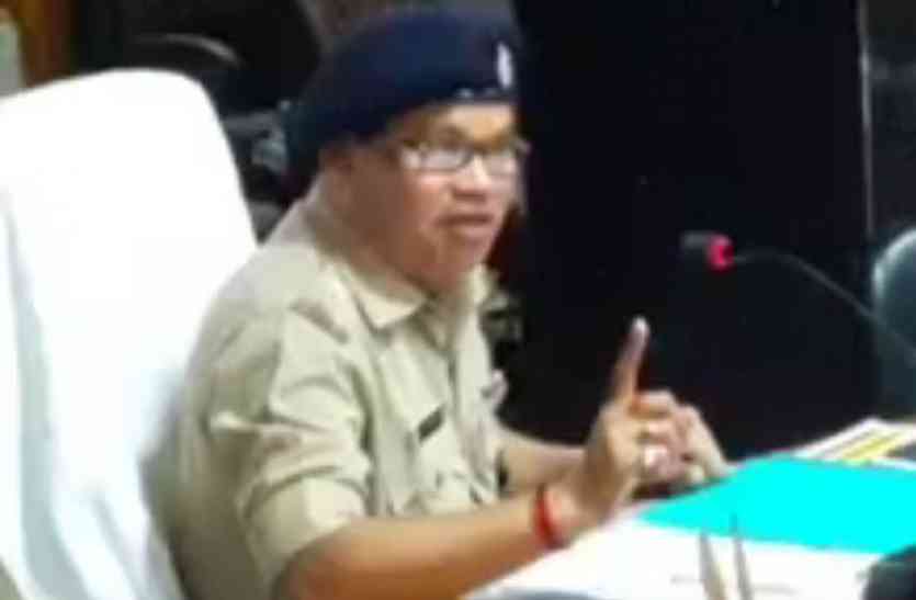 IPS Jugal Kishore Tiwari चंबल के डाकू का लाइव एनकाउंटर करने वाले एसपी ने थामी बहराइच की कमान