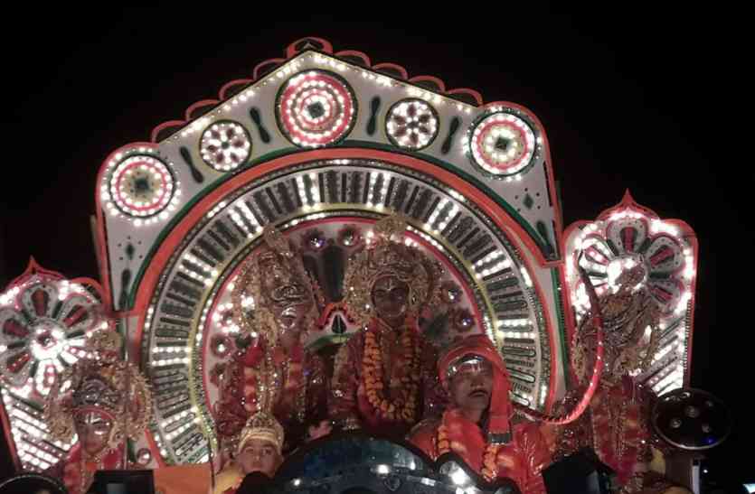 Ram Barat राम बारात का जगह-जगह भक्तों ने किया स्वागत