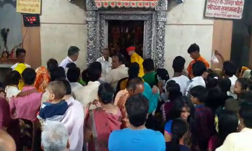 नवरात्रि में इस देवी मंदिर पर इसलिए लगती है भीड़