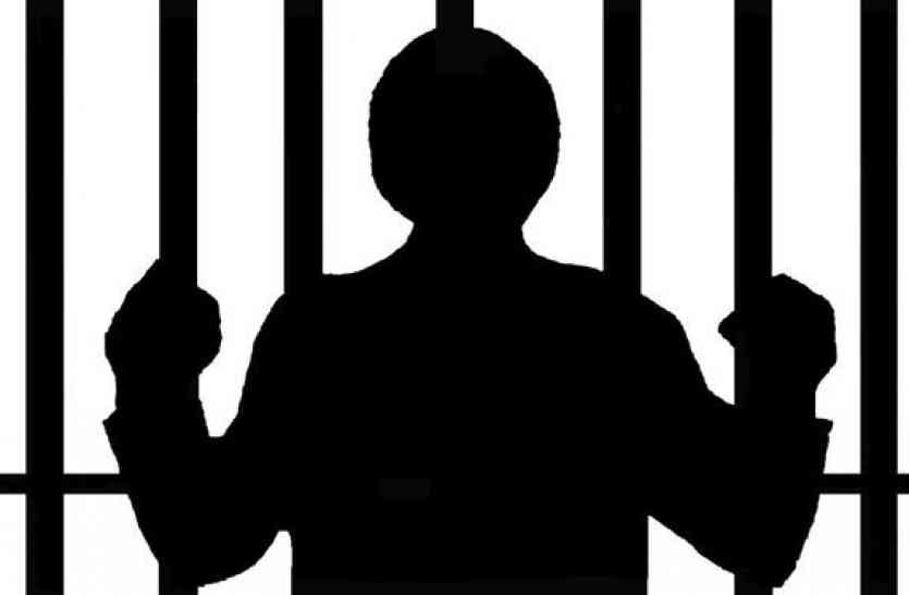 Arrested आजमगढ़ पुलिस के हत्थे चढ़े जिले के टॉपटेन इनामी अपराधी