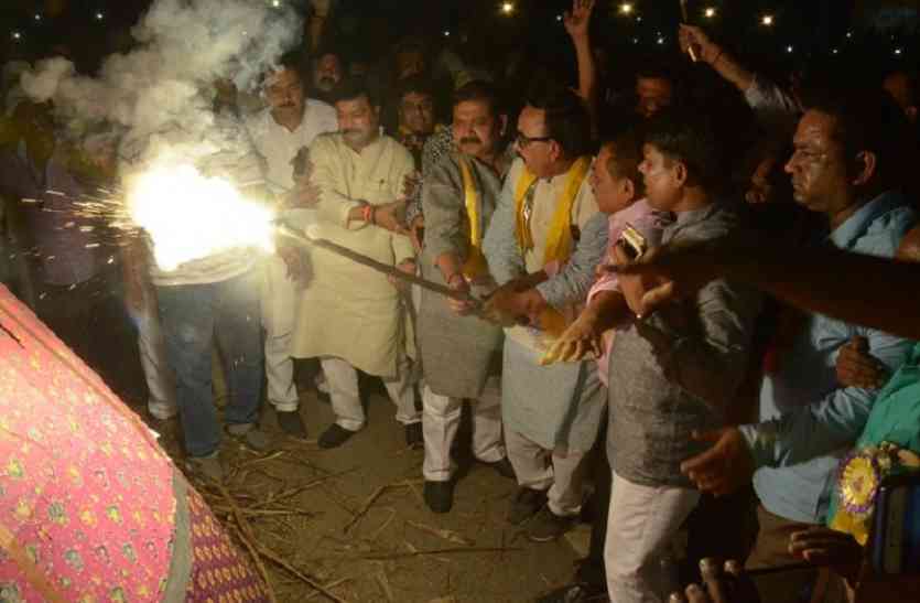 हे राम! Politics ने छीना प्रभु श्रीराम का अधिकार हे राम! Politics ने छीना प्रभु श्रीराम का अधिकार