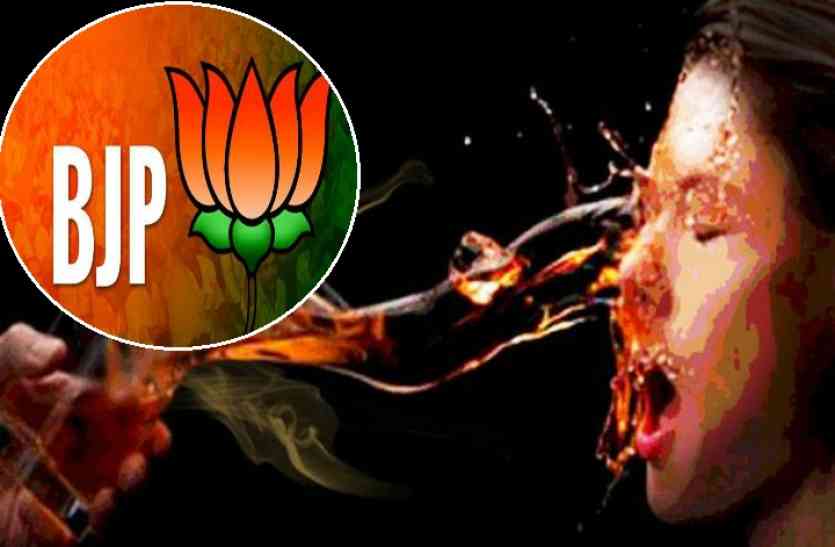 Acid Attack on BJP Leader जौनपुर में भाजपा नेता और उनकी पत्नी पर फेंका तेजाब, हालत गंभीर
