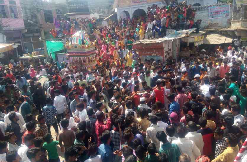 ताजिया video: मातमी धुनों के बीच जुलूस निकाल ताजिया किया सुपुर्द-ए-खाक