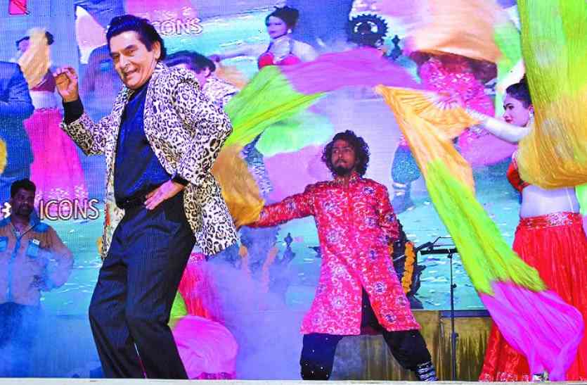 Film Actor in Kota, Comedian Asrani, Asrani performed in Kota, National Dashera Mela - 2017, Dashera Mela in Kota, Kota, Kota Patrika, Kota News, Kota Patrika News, Rajasthan Patrika गुदगुदाने के बजाय रूला गए अग्रेंजों के जमाने जेलर