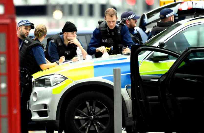 london car accident लंदन में कार की टक्कर से कई यात्री घायल, एक गिरफ्तार