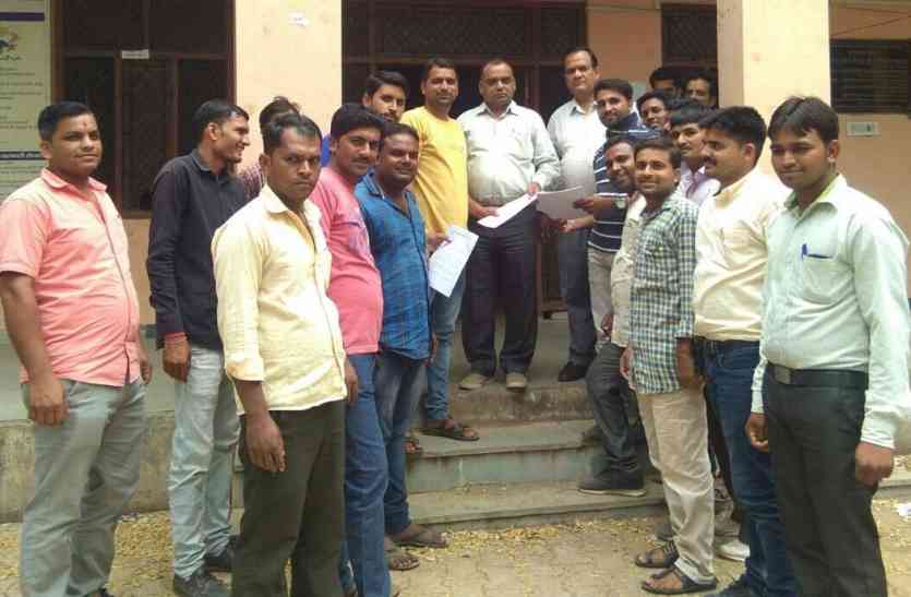 Pratapgarh किसानों को मिले नियमित बिजली आपूर्ति