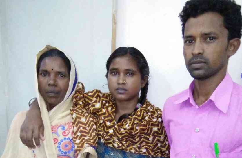 Jharkhand divorced daughter found in Ahmedabad झारखंड से बिछड़ी पुत्री अहमदाबाद में मिली