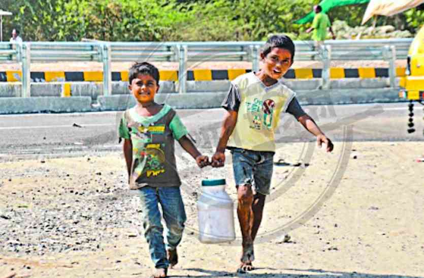 Already water problem in the city now double damning from power cuts शहर में पहले से ही पानी की समस्या, अब बिजली कटौती से पड़ रही दोहरी मार