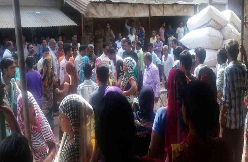 Murder प्रेमिका से मिलने पहुंचे किशोर की लाठियों से पीट-पीटकर हत्या