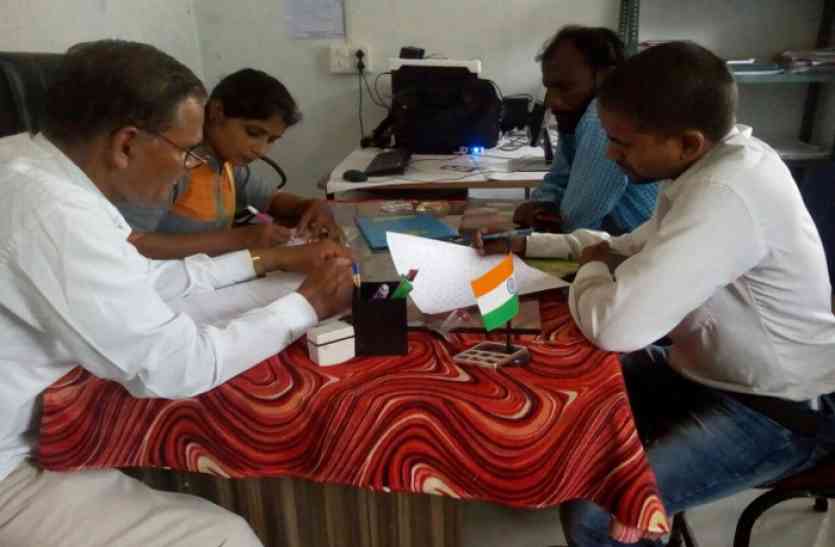 बम्हनीडीह ब्लाक के ग्राम पंचायत खपरीडीह में महात्मा गांधी रोजगार गारंटी योजना के तहत हुए भष्ट्राचार ऐसे बचाया जाता है दोषियों को, जिन्होंने की गड़बड़ी उन्हें ही सौंप दी जांच की जिम्मेदारी