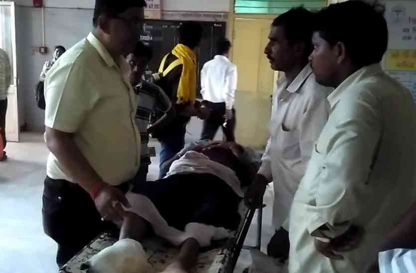 Helpless to walk at age 45 45 साल की उम्र में चलने-फिरने से लाचार