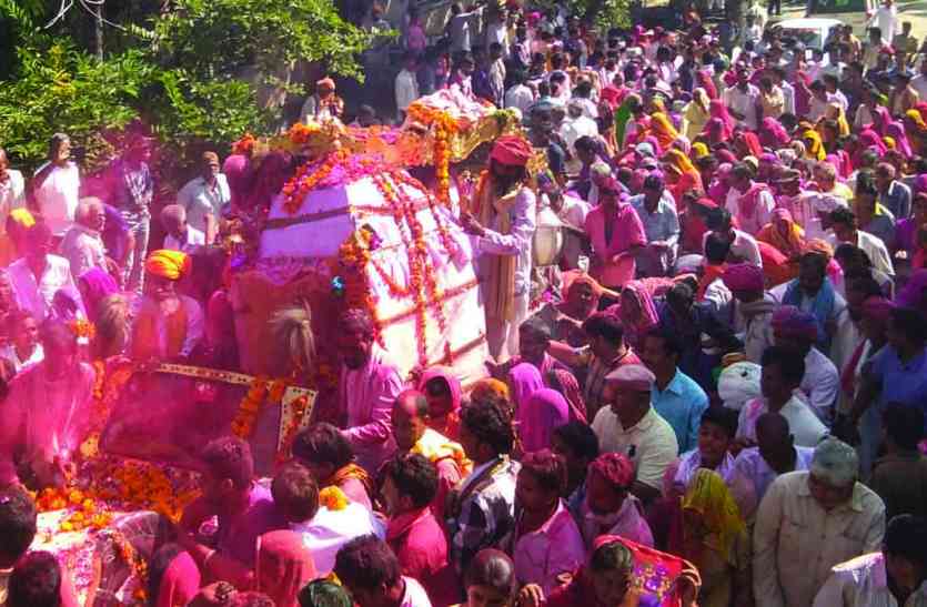 Rajsamand,Rajsamand news,Rajsamand Hindi news,Charbhuja,latest rajsamand hindi news,Latest News rajsamand,Latest hindi news rajsamand, रोकडिय़ा हनुमान धाम के महन्त स्वामी नारायणदास का निधन : हजारों लोगों की उपस्थिति में देह पंचतत्व में विलीन