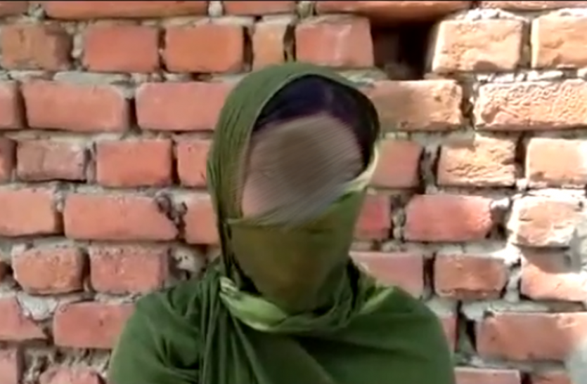 Father friend attempted rape with minor girl in Hardoi UP Hindi News दोस्त के साथ घर में बैठकर पी शराब, फिर उसी की नाबालिग बेटी के साथ दुष्कर्म की कोशिश