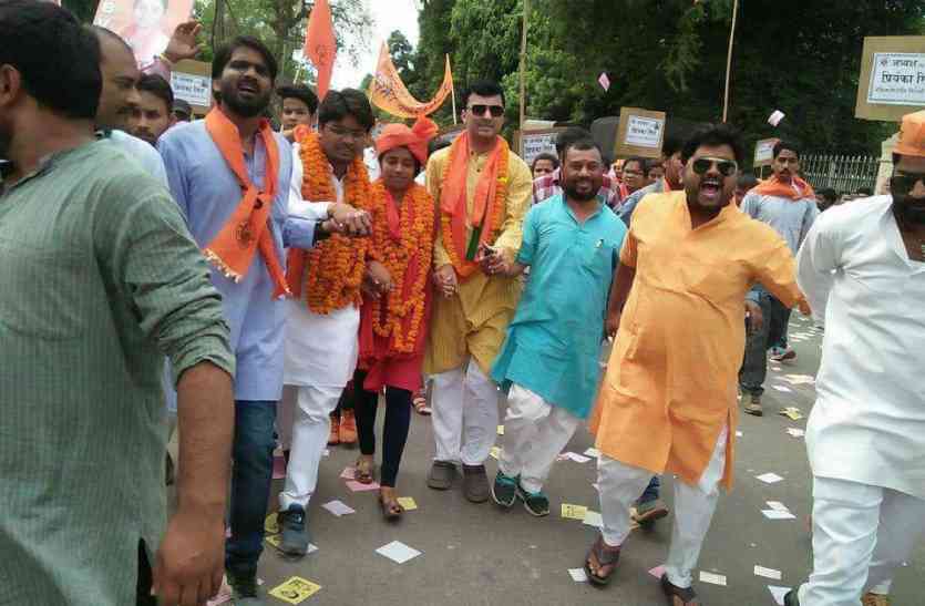 Student union Election इविवि में चुनाव प्रचार का आखिरी दिन आज, सभी पार्टियों ने झोंकी ताकत