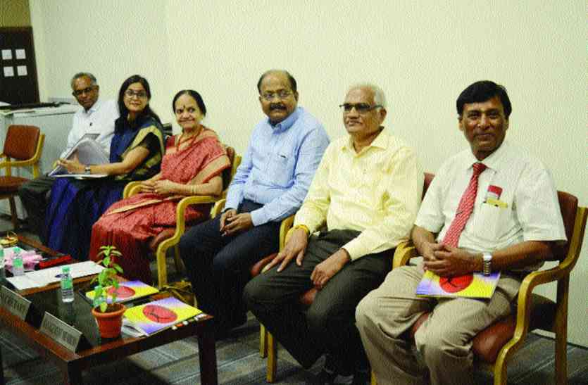 Tamil Nadu or London plays Hindi Song: Wonder तमिलनाडु हो अथवा लंदन बजते हैं हिन्दी गीत : आच्छा