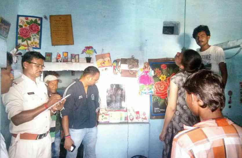 Nursing student commits suicide 15 साल बाद मां घर आई तो बेटी ने छोड़ दी दुनिया...ये है कहानी