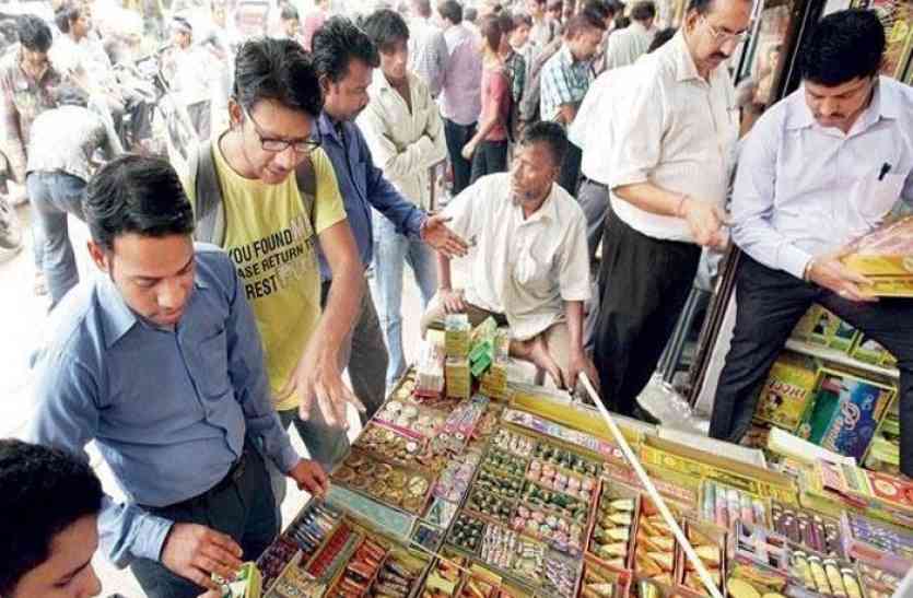 Diwali Cracker दीपावली: रात 10 बजे के बाद नहीं कर सकेंगे आतिशबाजी, विदेशी पटाखों पर बैन