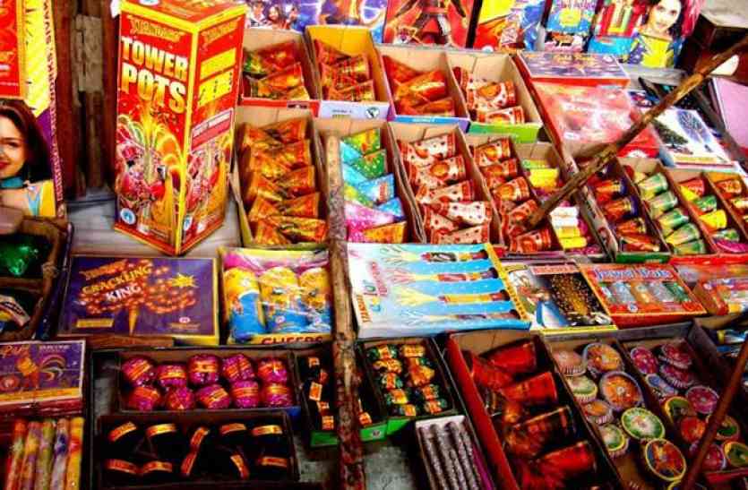 Why are we thrilled about the firecrackers? पटाखों को लेकर क्यों रोमांचित हो जाते हैं हम?