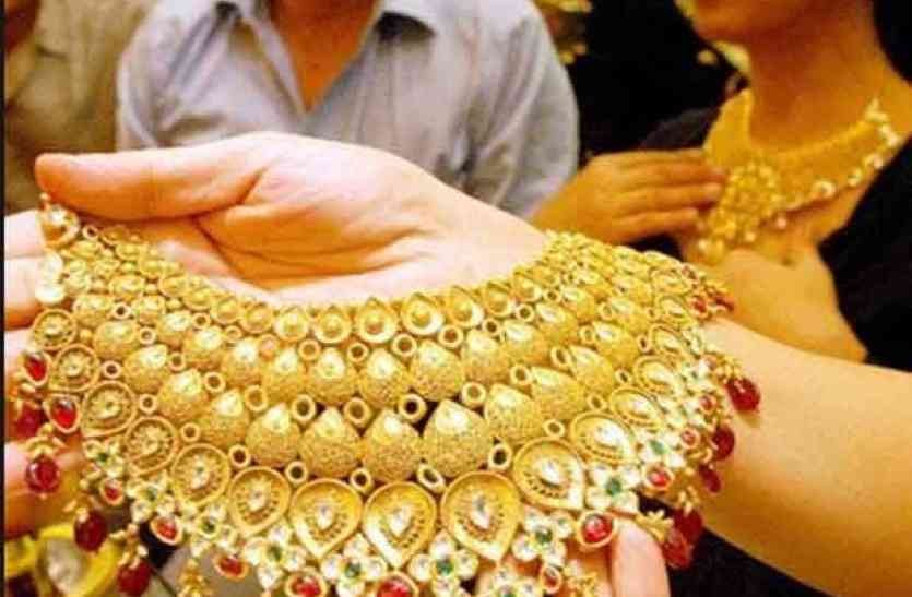 Pushya Nakchatra: Two days will be the good time of purchase diwali के पहले ही यहां के बाजार में धूम-धड़ाका