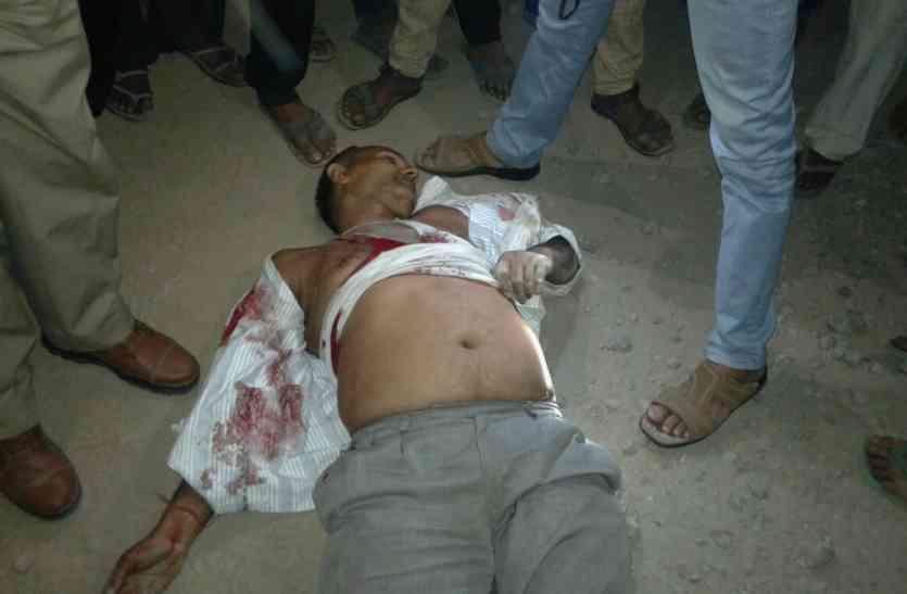 murder in khandela VIDEO : राह चलते व्यापारी के मारी गोली, तड़प-तड़प कर तोड़ दिया दम