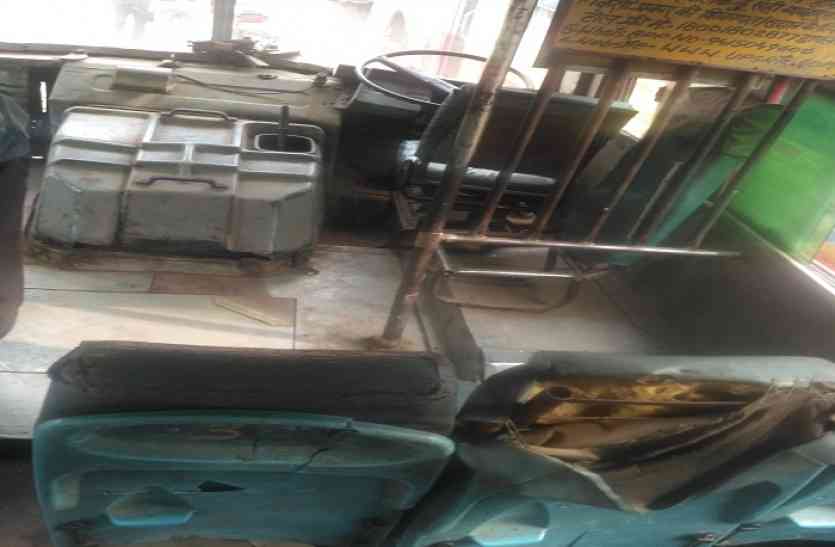 Increase rent for buses but not amenities in auraiya up Hindi news किराया दो बार हुआ महंगा फिर भी रोडवेज की नहीं बदली तस्वीर