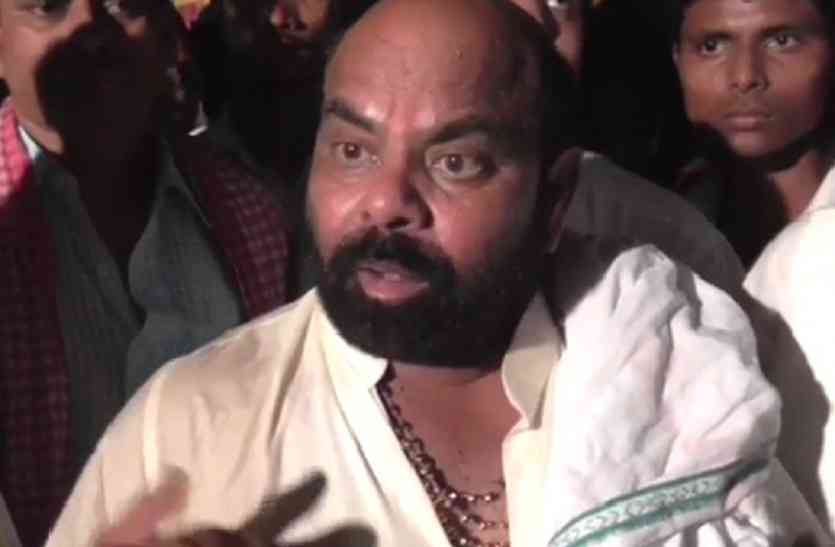 Sp minister सपा के पूर्व राज्य मंत्री ने बिरहा गाकर बताया बेटियों का महत्व