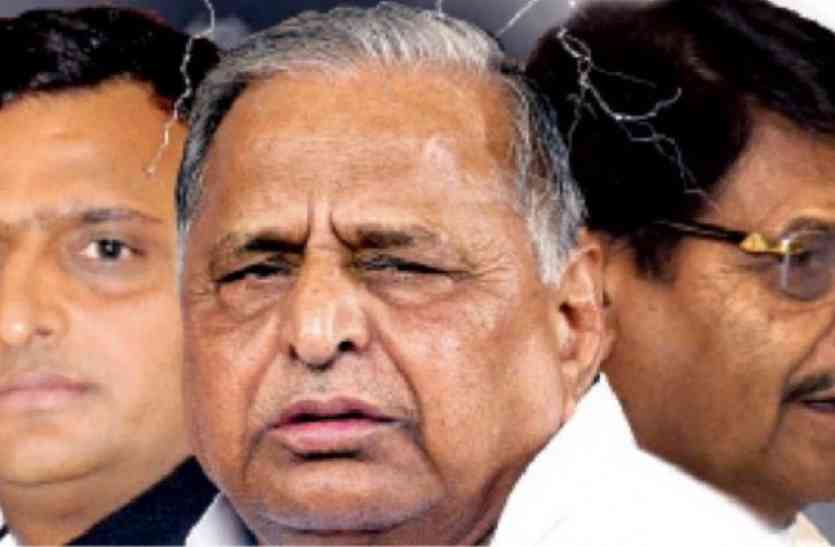 Mulayam Singh Yadav मुलायम लाख कहें सब ठीक, मगर कुछ तो गड़बड़ है...