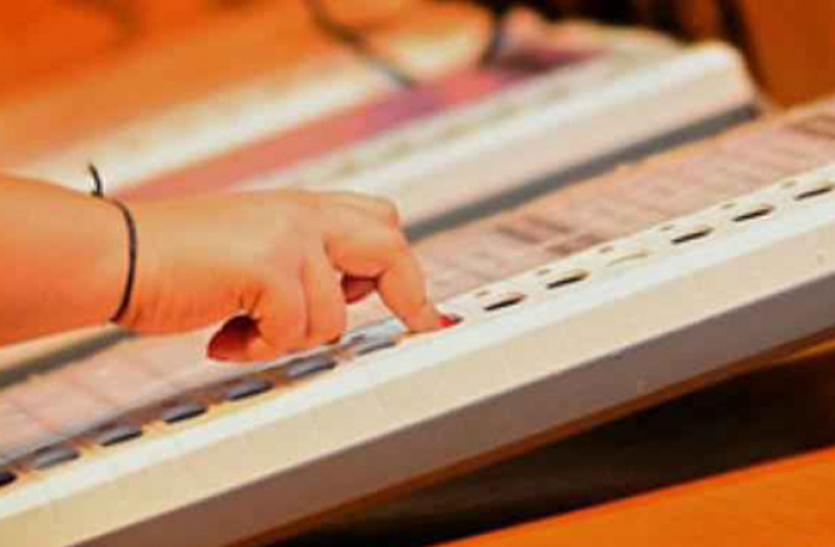 Municipal Elections-2017 Increased election enthusiast in Lakhimpur up नगर पालिका चुनाव-2017, आरक्षण आने के बाद बढ़ी चुनावी सरगर्मी
