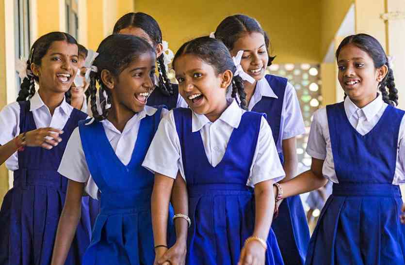 dont be surprised class 2 student not able to read hindi word चौकिए मत! ये हकीकत है, भारत में दूसरी कक्षा के छात्र हिंदी का शब्द भी नहीं पढ़ पाते