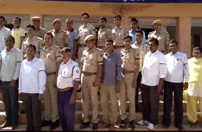 Jodhpur police on hunger strike against no hike in salary सुविधाओं पर सरकार ने टेढ़ी कर दी नजर, अब चार दिन से भूखे पेट कानून-व्यवस्था संभाल रही जोधपुर पुलिस