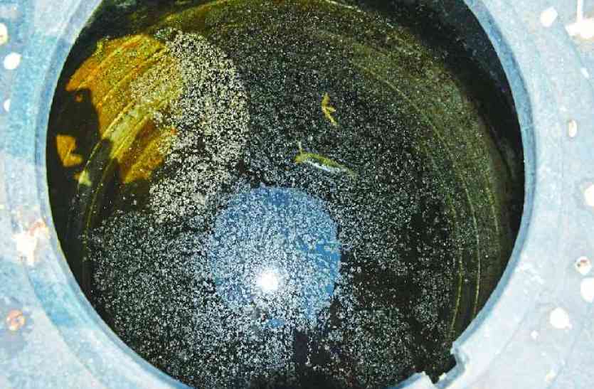 polluted drinking water in sagar bus stand टंकी का पानी पीने से पहले यह सच जान चौंक जाएंगे आप