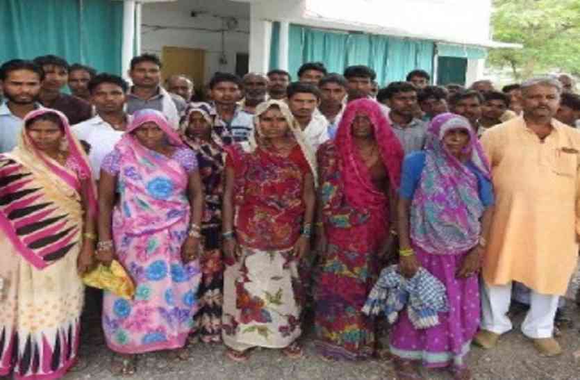 Police suffers from panic villagers in chitrakoot up Hindi news Police की दहशत से सहमे ग्रामीण, मांगा इंसाफ