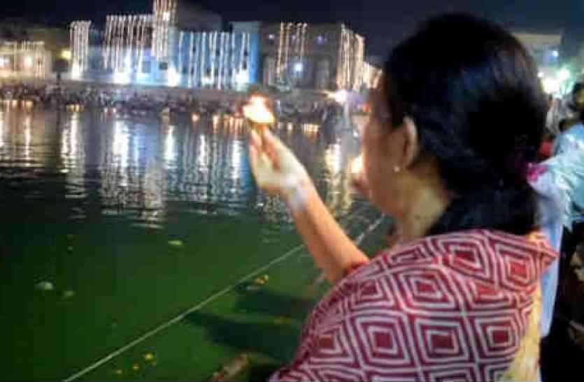 radha kund राधा कुंड में स्नान करने से होती संतान प्राप्ति