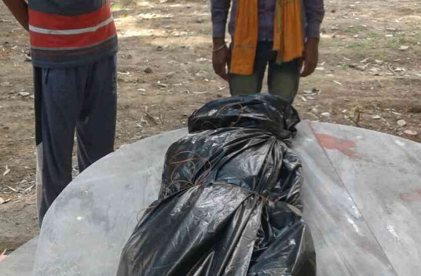 Rewa यहां शवों को अस्पताल में छोडक़र भाग रहे लोग, परिजनों को ढूंढ़ कर ला रही पुलिस तब हो रहा अंतिम संस्कार
