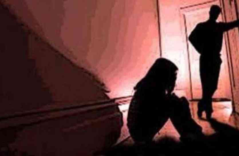Sexually exploited एक बार फिर गुरु शिष्य का रिश्ता हुआ तार-तार, 2 छात्रों से किया कुकर्म